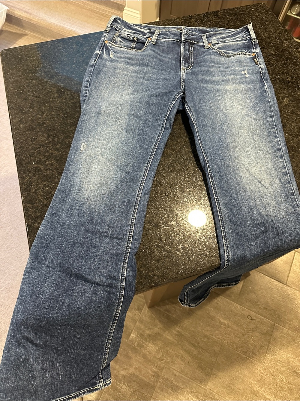 Silver Jeans Women's Straight-Leg Jeans in Medium Blue Wash